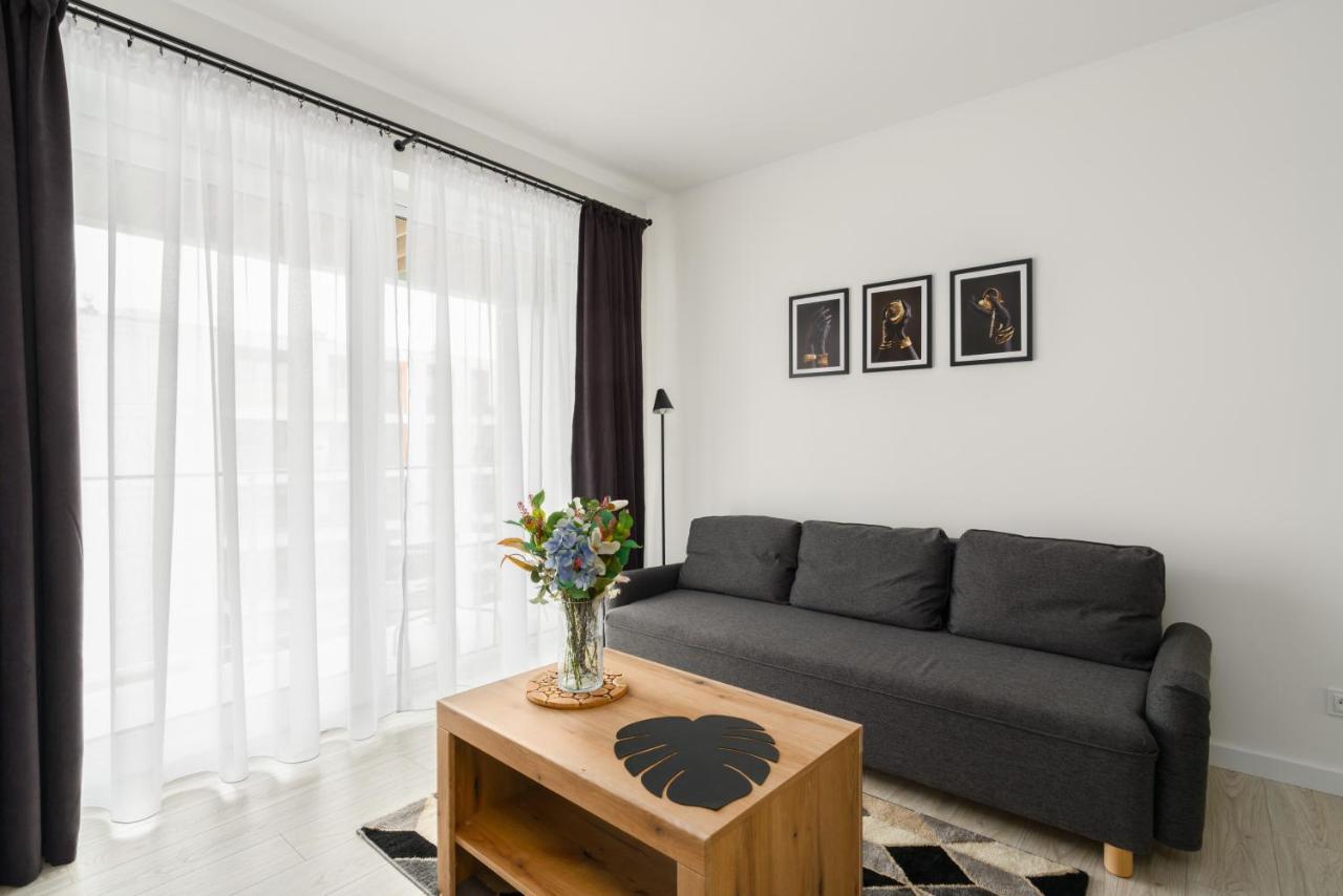 Premium Apartments Poznan Airport By Noclegi Renters Ngoại thất bức ảnh
