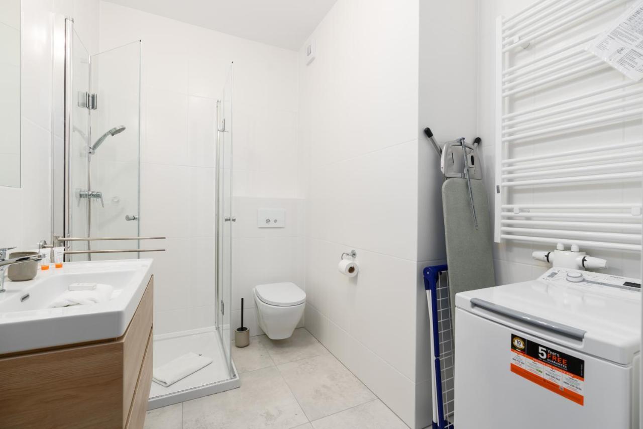 Premium Apartments Poznan Airport By Noclegi Renters Ngoại thất bức ảnh